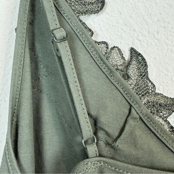 Listicle Khaki Green Floral Appliqué Cami M - Picture 5 of 9